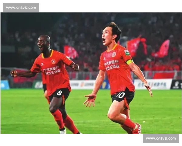 辽宁铁人 1-1 南京城市:邦本造点 + 中柱憾平,VAR 扼杀绝杀留争议 辽宁铁人 1-1 南京城市:邦本造点 + 中柱憾平,VAR 扼杀绝杀留争议