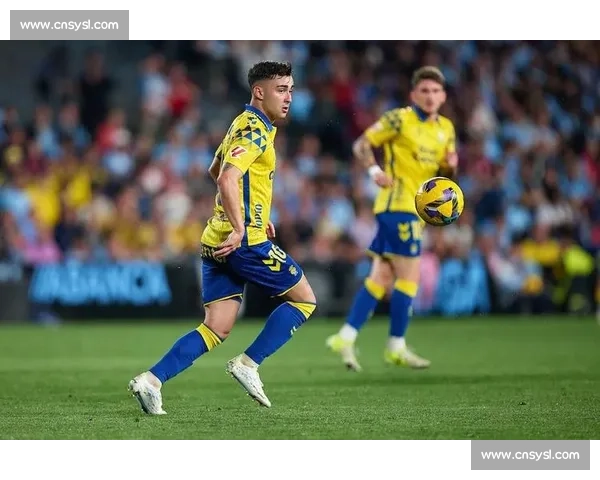 黄潜锁定未来!21 岁锋线新星莫莱罗加盟至 2030 年 黄潜锁定未来!21 岁锋线新星莫莱罗加盟至 2030 年