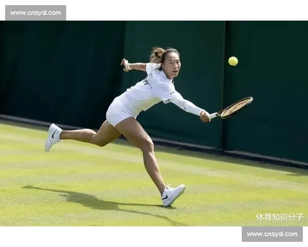 郑钦文温网首秀苦战三盘憾负 草地征程再遇瓶颈仍展韧性 郑钦文温网首秀苦战三盘憾负 草地征程再遇瓶颈仍展韧性